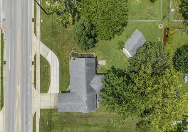 Homes for sale in Newburgh, IN | 7744 Lincoln Ave, Newburgh, IN 47630 | MLS# 202627605