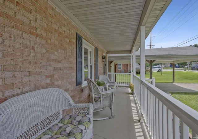 Homes for sale in Newburgh, IN | 7744 Lincoln Ave, Newburgh, IN 47630 | MLS# 202627605