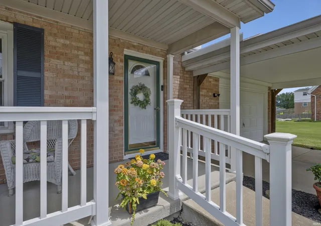 Homes for sale in Newburgh, IN | 7744 Lincoln Ave, Newburgh, IN 47630 | MLS# 202627605