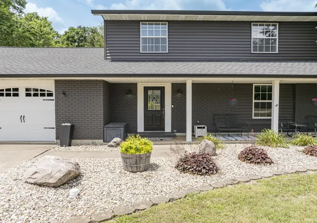 Homes for sale in Muncie, IN | 7401 S Fox St, Muncie, IN 47302 | MLS# 202627608