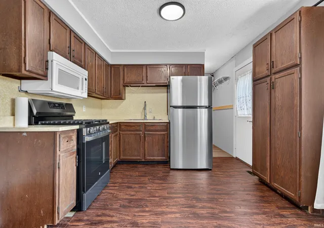 5th image of 134 Schiele Rd, Logansport, IN 46947 | MLS# 202627609