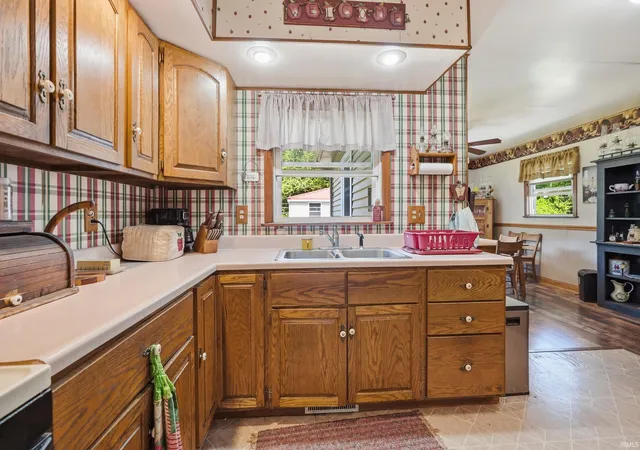 5th image of 2501 West Side Dr, Warsaw, IN 46580 | MLS# 202627624