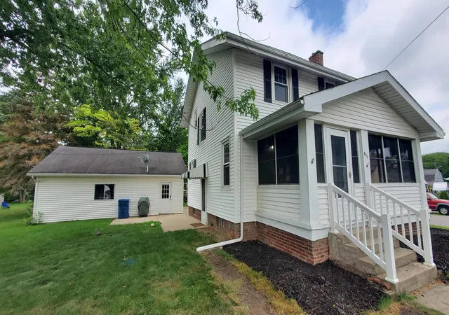 3rd image of 302 S Water St, Monroeville, IN 46773 | MLS# 202627631