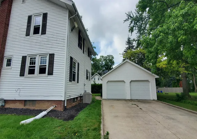 5th image of 302 S Water St, Monroeville, IN 46773 | MLS# 202627631