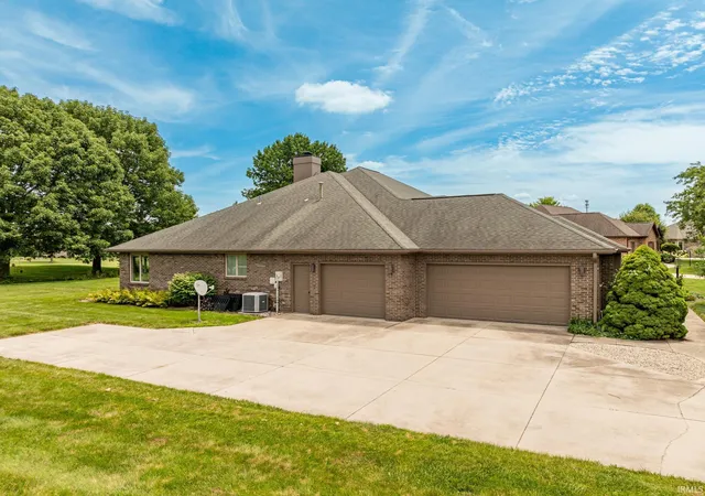Homes for sale in Yorktown, IN | 6804 W Augusta Blvd, Yorktown, IN 47396 | MLS# 202627646