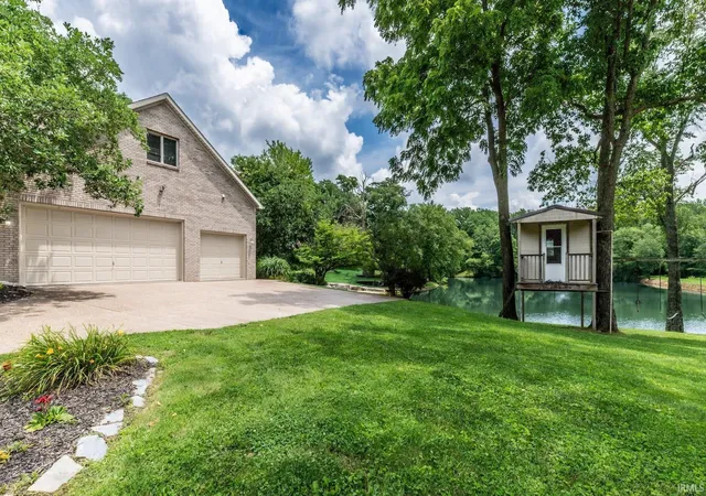 Photo 4 of Sale Pending at 6909 Tonia Ct, Evansville, IN 47710 | MLS# 202627659 | Listing updated on 2026-09-30