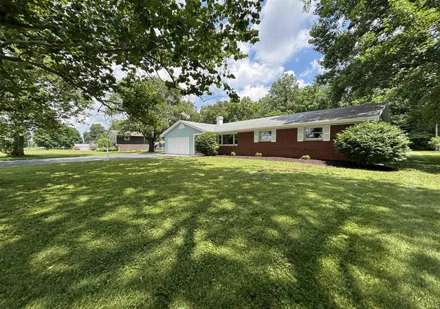 3rd image of 12312 Johnson Rd, Churubusco, IN 46723 | MLS# 202627664