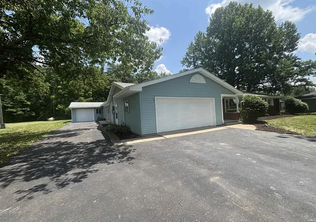 4th image of 12312 Johnson Rd, Churubusco, IN 46723 | MLS# 202627664