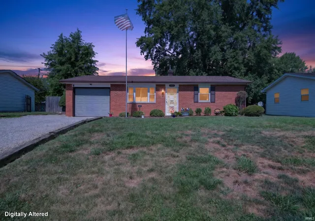 Homes for sale in Kokomo, IN | 5405 Menomonee Dr, Kokomo, IN 46902 | MLS# 202627666