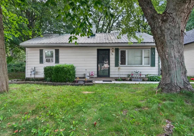 Homes for sale in Logansport, IN | 707 Walnut Ave, Logansport, IN 46947 | MLS# 202627667