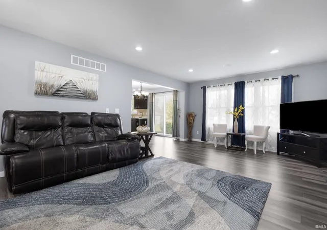 4th image of 13755 Hearthwood Ct, Granger, IN 46530 | MLS# 202627678