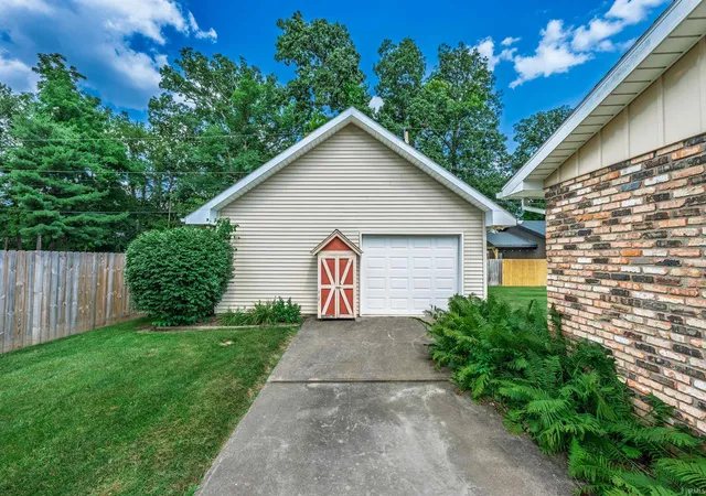 Homes for sale in Yorktown, IN | 935 S Westchester Park Dr, Yorktown, IN 47396 | MLS# 202627689