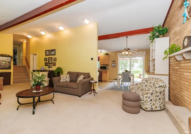 Homes for sale in Yorktown, IN | 1515 S Ridgeview Dr, Yorktown, IN 47396 | MLS# 202627695