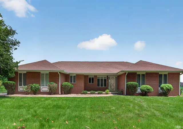 Homes for sale in Logansport, IN | 784 N Cr 300 E, Logansport, IN 46947 | MLS# 202627701