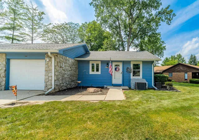 Homes for sale in New Castle, IN | 129 Wildwood Blvd, New Castle, IN 47362 | MLS# 202627707