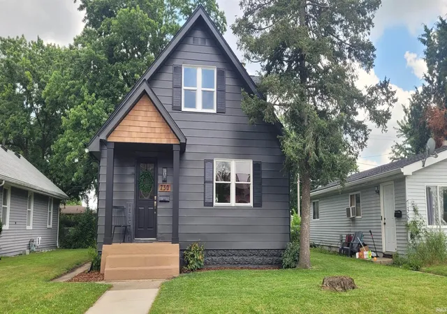 Homes for sale in Mishawaka, IN | 730 Jackson St, Mishawaka, IN 46544 | MLS# 202627714
