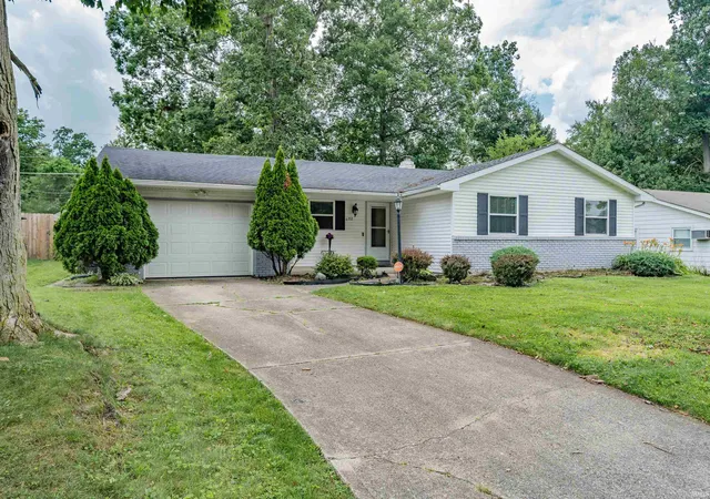3rd image of 6332 Holgate Dr, Fort Wayne, IN 46816 | MLS# 202627715