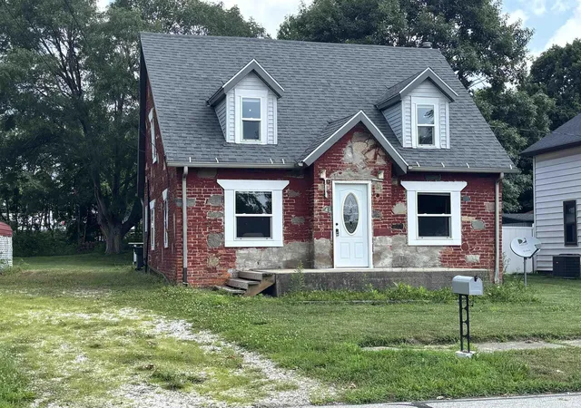Photo 1 of Sale Pending at 405 E Swihart St, Columbia City, IN 46725 | MLS# 202627716 | Listing updated on 2026-07-17