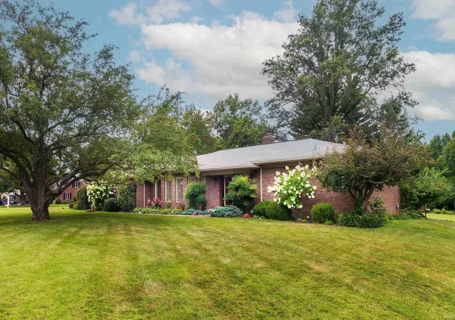 Homes for sale in Evansville, IN | 1834 Sassafrass Dr, Evansville, IN 47712 | MLS# 202627718