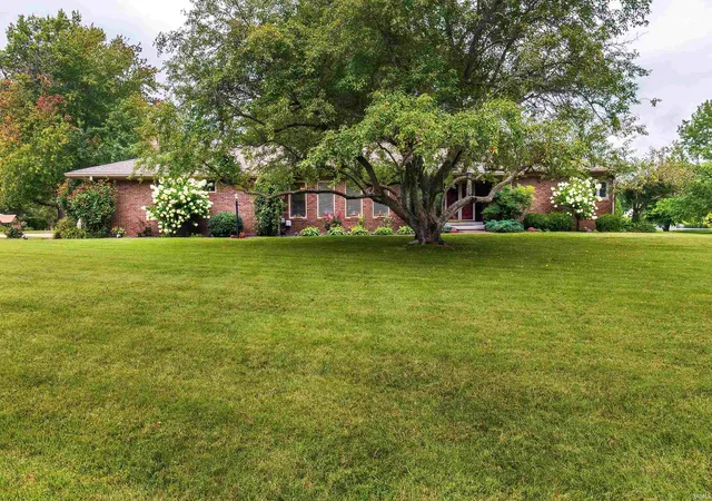 Homes for sale in Evansville, IN | 1834 Sassafrass Dr, Evansville, IN 47712 | MLS# 202627718