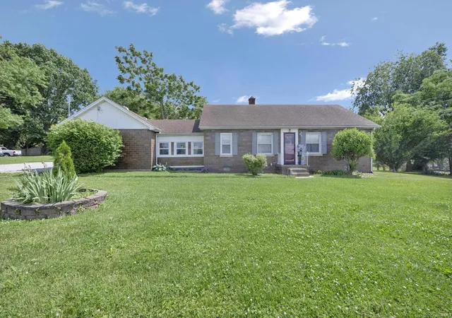Homes for sale in Evansville, IN | 3001 Lynch Rd, Evansville, IN 47711 | MLS# 202627722