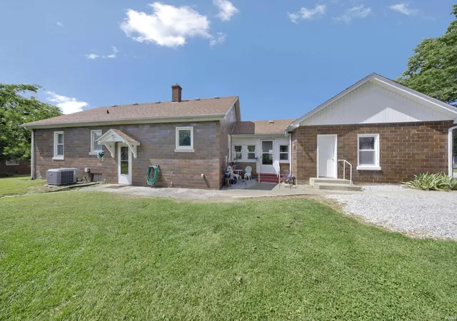 Homes for sale in Evansville, IN | 3001 Lynch Rd, Evansville, IN 47711 | MLS# 202627722