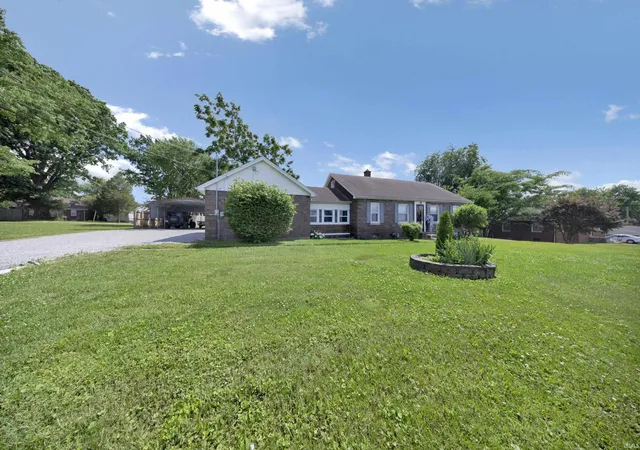 Homes for sale in Evansville, IN | 3001 Lynch Rd, Evansville, IN 47711 | MLS# 202627722