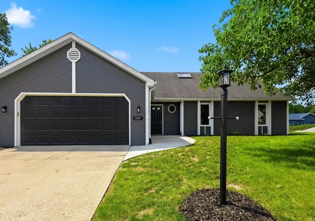 Photo 1 of Sale Pending at 2219 Lima Valley Dr, Fort Wayne, IN 46818 | MLS# 202627728 | Listing updated on 2026-07-12