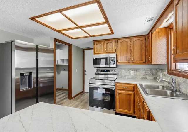 Photo 4 of Sale Pending at 2219 Lima Valley Dr, Fort Wayne, IN 46818 | MLS# 202627728 | Listing updated on 2026-07-12