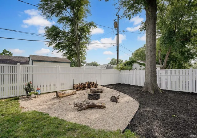 Photo 42 of Sale Pending at 200 Logwood Dr, Evansville, IN 47710 | MLS# 202627729 | Listing updated on 2026-07-13