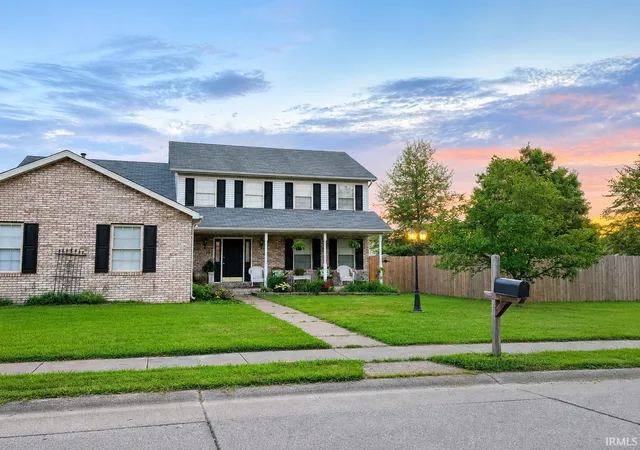 Homes for sale in Evansville, IN | 4100 Clover Dr, Evansville, IN 47711 | MLS# 202627735