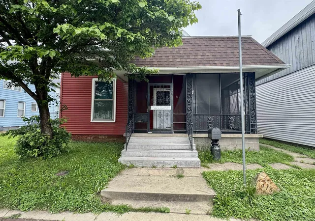 Homes for sale in Evansville, IN | 915 N Main St, Evansville, IN 47708 | MLS# 202627740