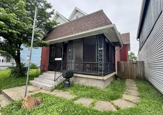 Homes for sale in Evansville, IN | 915 N Main St, Evansville, IN 47708 | MLS# 202627740