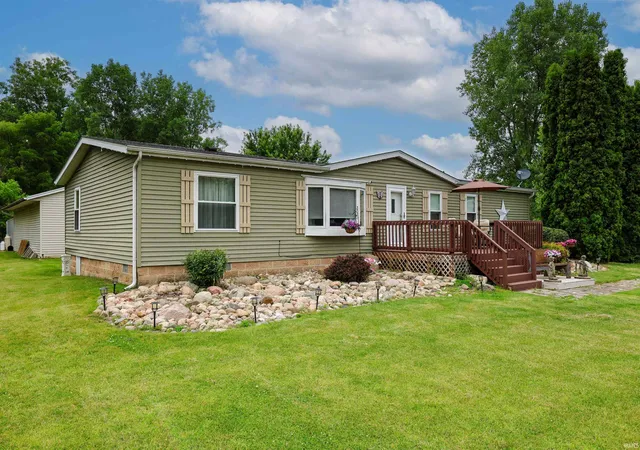 Photo 2 of Manufactured home for sale at 5195 N Old State Rd 102, Columbia City, IN 46725 | MLS# 202627742 | Listing updated on 2026-08-20