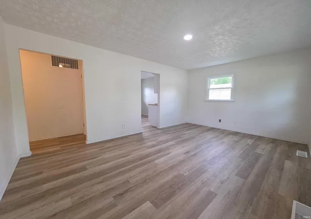 Photo 3 of Sale Pending at 1809 Mcconnell Ave, Evansville, IN 47714 | MLS# 202627746 | Listing updated on 2026-08-24