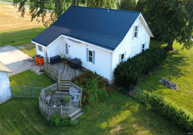 3rd image of 13757 S County Road 700 E, Galveston, IN 46932 | MLS# 202627755