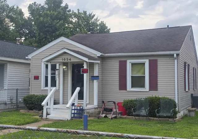 Homes for sale in Evansville, IN | 1624 Taylor Ave, Evansville, IN 47714 | MLS# 202627773