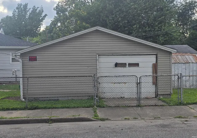 Homes for sale in Evansville, IN | 1624 Taylor Ave, Evansville, IN 47714 | MLS# 202627773