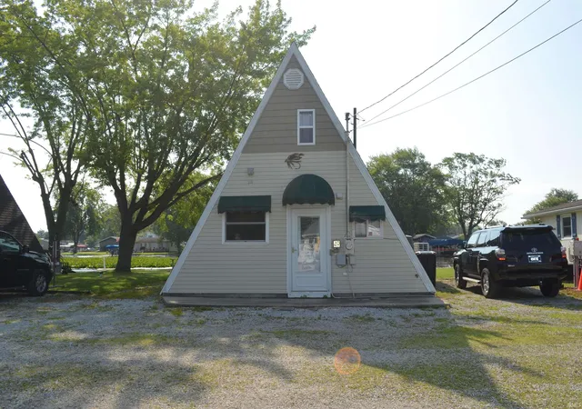 Photo 1 of Sale Pending at 49 Ems B40g Ln, Leesburg, IN 46538 | MLS# 202627787 | Listing updated on 2026-09-25