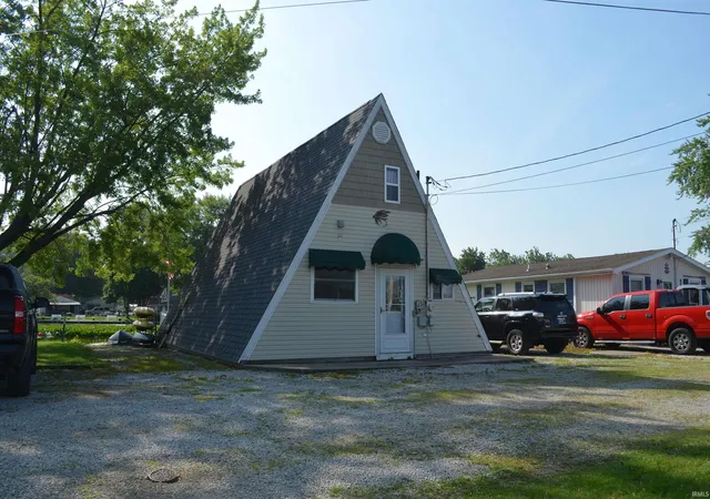 Photo 2 of Sale Pending at 49 Ems B40g Ln, Leesburg, IN 46538 | MLS# 202627787 | Listing updated on 2026-09-25