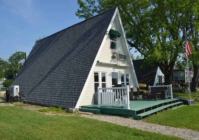 Photo 3 of Sale Pending at 49 Ems B40g Ln, Leesburg, IN 46538 | MLS# 202627787 | Listing updated on 2026-09-25