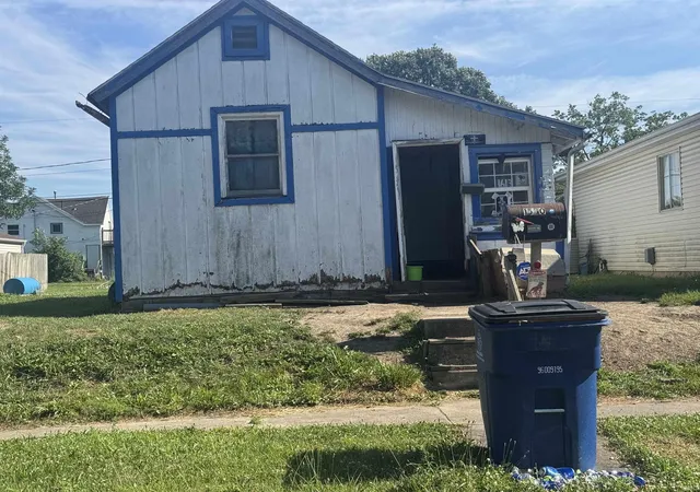 Photo 2 of Manufactured home for sale at 1613 W Jeffras Ave, Marion, IN 46952 | MLS# 202627803 | Listing updated on 2026-07-30