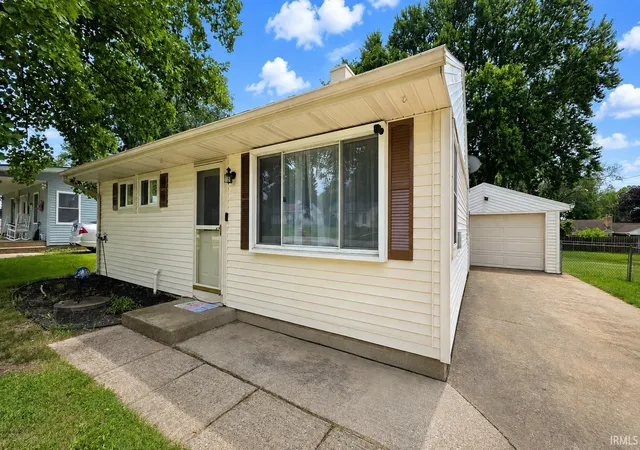 Photo 3 of Sale Pending at 19680 Southland Ave, South Bend, IN 46614 | MLS# 202627834 | Listing updated on 2026-09-16