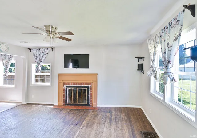 Photo 3 of Sale Pending at 1128 Somerset Ln, Fort Wayne, IN 46805 | MLS# 202627841 | Listing updated on 2026-09-20