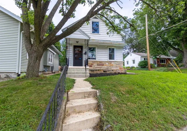 1st image of 915 Delaware Blvd, Fort Wayne, IN 46805 | MLS# 202627849