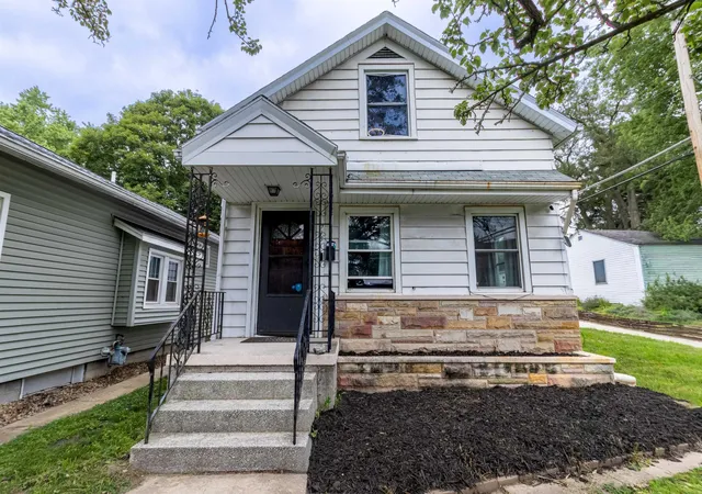 3rd image of 915 Delaware Blvd, Fort Wayne, IN 46805 | MLS# 202627849