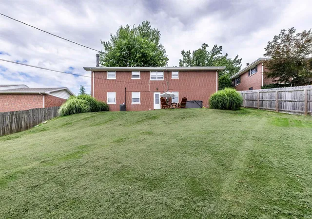 Homes for sale in Evansville, IN | 5901 Ohara Dr, Evansville, IN 47711 | MLS# 202627852