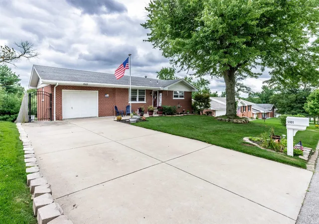 Homes for sale in Evansville, IN | 5901 Ohara Dr, Evansville, IN 47711 | MLS# 202627852