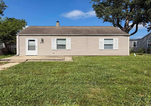Homes for sale in Muncie, IN | 2207 S Vine St, Muncie, IN 47302 | MLS# 202627855