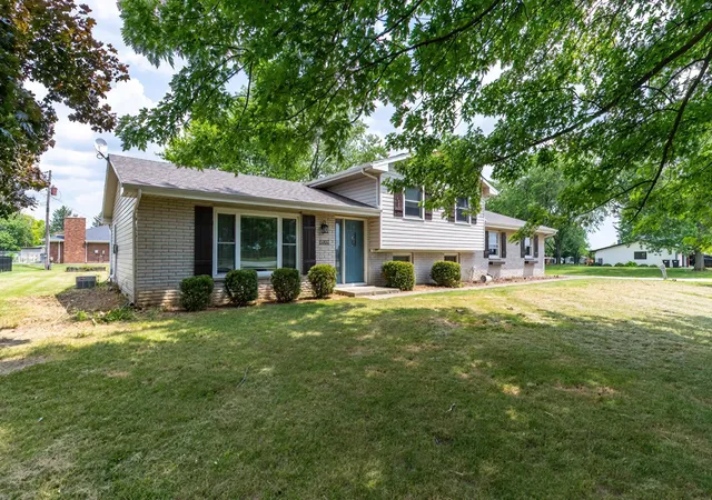 Photo 1 of Manufactured home for sale at 15707 Bluffton Rd, Fort Wayne, IN 46819 | MLS# 202627870 | Listing updated on 2026-09-09